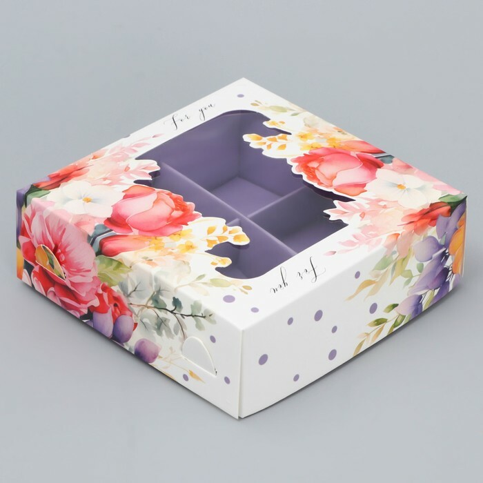 Коробка под 4 конфеты «Цветы», 10.5 х 10.5 х 3.5 см