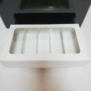 Коробка для эклеров с окном и ложементом, цвет белыйРазмер 240х140х50