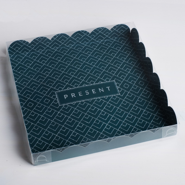 Коробка для кондитерских изделий с PVC-крышкой «Present», 21×21×3 см