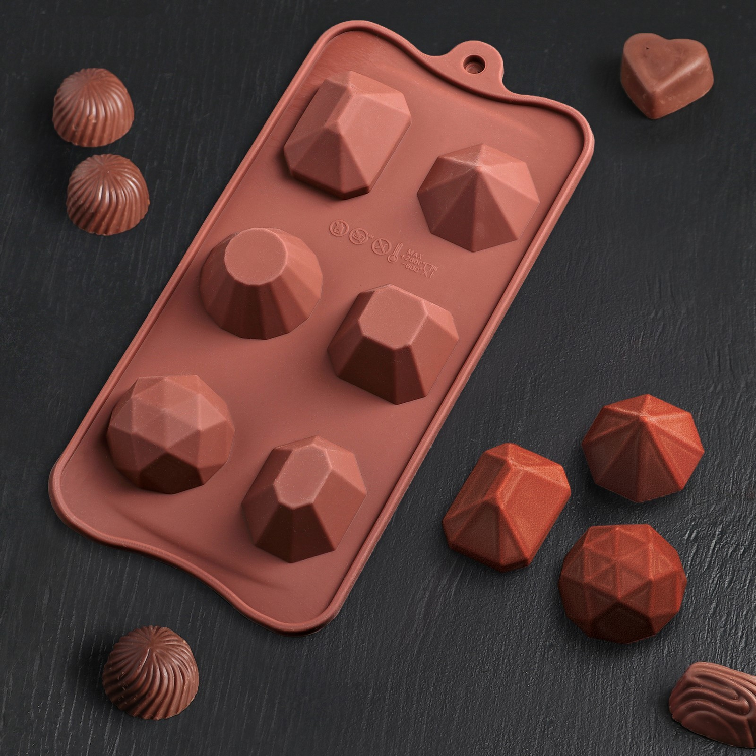 Форма для льда и шоколада «Драгоценные камни», 22.5×10.6 см, 6 ячеек (d=4 см), цвет шоколадный